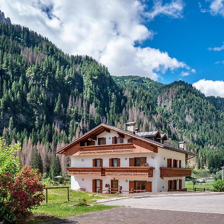 Appartamenti Vittoria Rocca Pietore Exterior foto