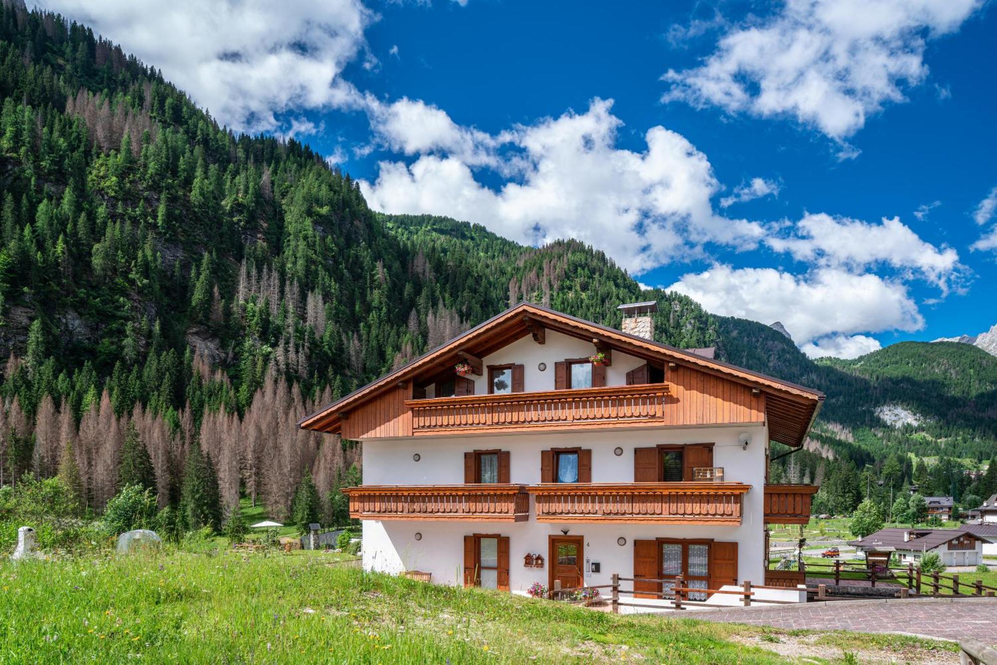 Appartamenti Vittoria Rocca Pietore Exterior foto